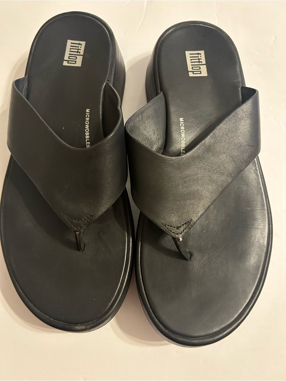 Fitflop Women's Black Crossover Thong Sandals sz 7